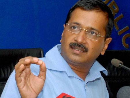 சிபிஐ ரெய்டு: மோடியை கோழை, சைக்கோ என சகட்டு மேனிக்கு கரித்து கொட்டிய கெஜ்ரிவால்