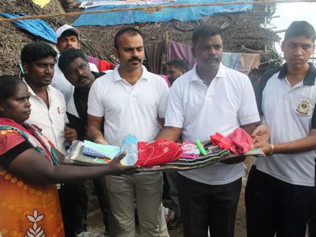 சென்னை மக்களுக்கு உதவ குழுவை அனுப்பிய ரியாத் தமிழ் சங்கம்