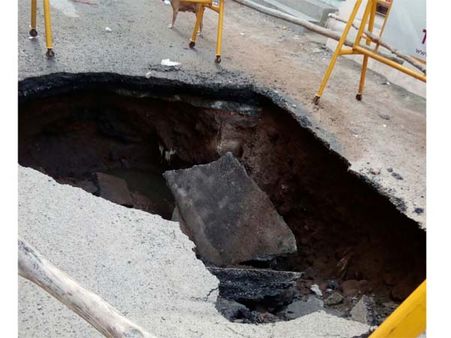 சென்னை அண்ணா சாலையில் ஆள் விழுங்கும் பள்ளம்... அதிர்ச்சியில் வாகன ஓட்டிகள்