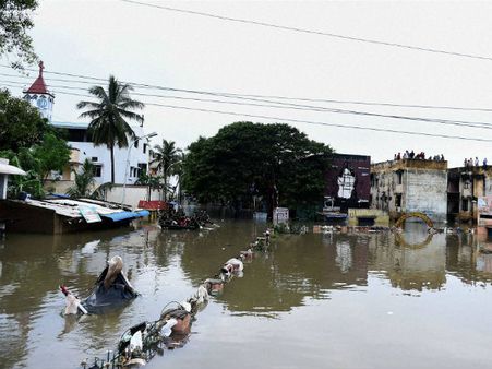 தமிழக வெள்ள நிவாரணத்துக்கு லைகா நிறுவனம் ரூ 5 கோடி நிதி!