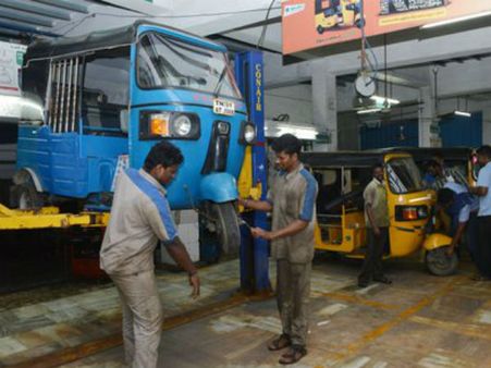 இலவச பழுது பார்க்கும் முகாமில் சீரமைக்கப்பட்ட வெள்ளத்தில் சேதமடைந்த 40,000 வாகனங்கள்