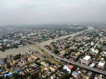 சென்னையை உலுக்கிய வெள்ளம்... 50,000 பேர் வேலையிழந்த பரிதாபம்!