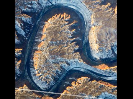 ஏ,பி,சி நீ வாசி... சாட்டிலைட் போட்டோக்களை வைத்து 'ஆல்பாபெட்' வித்தை காட்டும் நாஸா