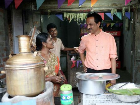 டீ ஸ்டால், ஆலமரத்தடி, பஸ்பயணம்... 2015ல் ஸ்டாலினின் நமக்கு நாமே அவதாரம்