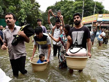 வெளியில் தெரியாத 'ரியல் ஹீரோ'க்களை கவுரவிக்கும் அகரம் பவுண்டேஷன்!