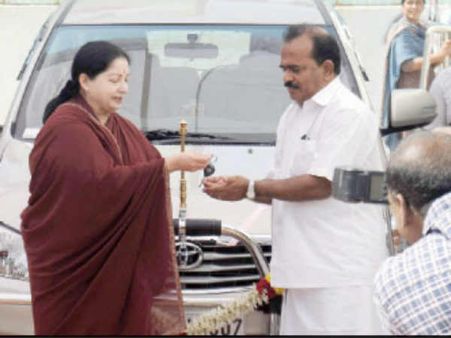 சர்ச்சை பேட்டி- நாஞ்சில் சம்பத்தின் அதிமுக துணை கொள்கை பரப்பு செயலர் பதவி பறிபோனது- ஜெ. அதிரடி!!