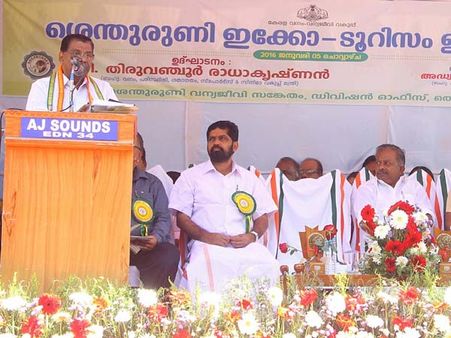 செங்கோட்டை: தமிழக எல்லையில் தங்கும் விடுதிகளை திறந்து வைத்த கேரள அமைச்சர்