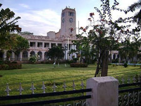 அண்ணாமலைப் பல்கலை துணை வேந்தர் - பேராசிரியர்கள் இடையே தள்ளுமுள்ளு: பரபரப்பு - போலீஸ் குவிப்பு !