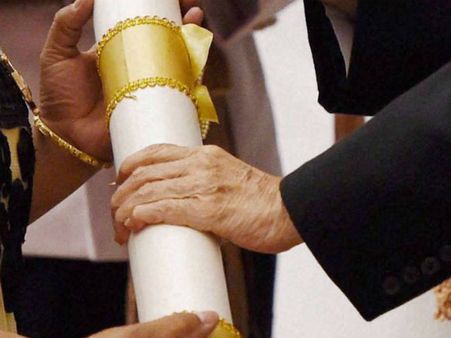 கேரளாவில் ”பத்ம விருதுகள்” பட்டியல் வெளியீடு- விதிமீறல்கள் இல்லை என கேரள அரசு உறுதி