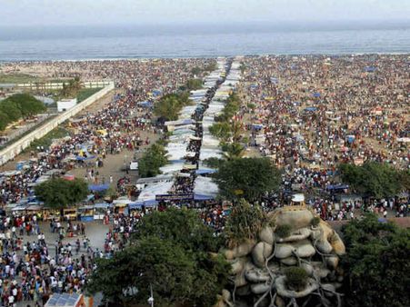 காணும் பொங்கல்: கூட்டம் அதிகரிக்கையில் சென்னை மெரினா பீச் சாலையில் போக்குவரத்து மாற்றம்