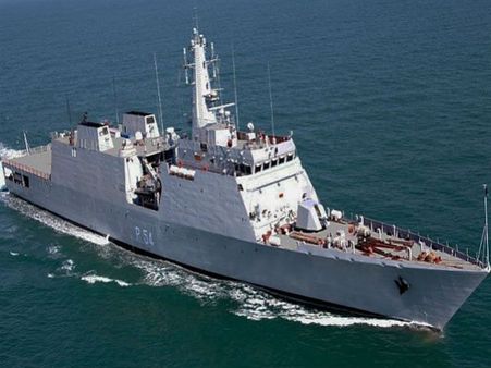 தூத்துக்குடிக்கு வந்த 4 போர்க்கப்பல்கள்.. கடலோரப் பாதுகாப்புக்காக!