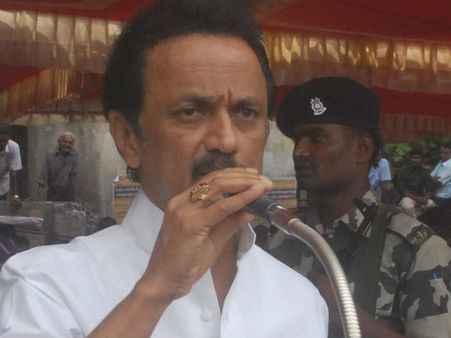 4 ஆண்டு ஆட்சியின் குறைகளை மறைக்கவே “அம்மா ஏமாற்று மையம்” - சாடும் ஸ்டாலின்!