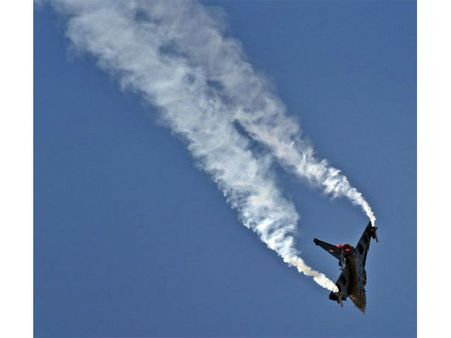 பஹ்ரைன் வானைக் கலக்கிய இந்தியாவின் தேஜாஸ் போர் விமானங்கள்!