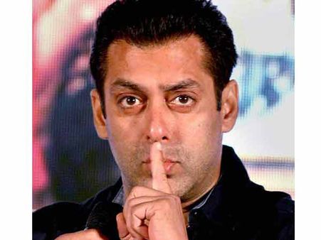 கார் விபத்து வழக்கில் சல்மான்கானின் விடுதலையை எதிர்த்து உச்ச நீதிமன்றத்தில் மகாராஷ்டிர அரசு மனு