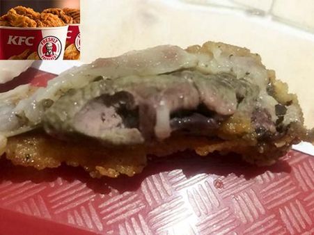 அடங்கொக்கமக்கா... கோழிக்கு பதில் அதன் ‘கக்கா’வைச் சாப்பிடக் கொடுத்த கேஎப்சி!