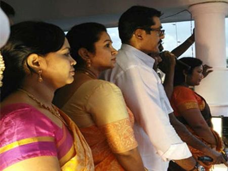 சரத் கட்சியை உடைத்தது பாஜக... பொன். ராதா முன்னிலையில் பாஜகவில் இணைந்த 7 நிர்வாகிகள்