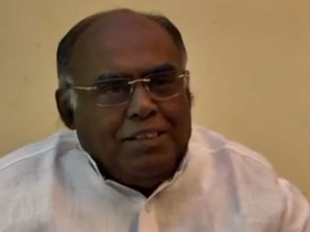 அதிமுகவிலிருந்து நீக்கப்பட்ட பழ.கருப்பையா எம்.எல்.ஏ பதவியை ராஜினாமா செய்தார்!