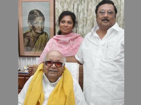 அப்பா அழகிரிக்காக தாத்தா கருணாநிதியிடம் பேசி மனதைக் கரைத்தது பேத்தி கயல்விழியாமே!