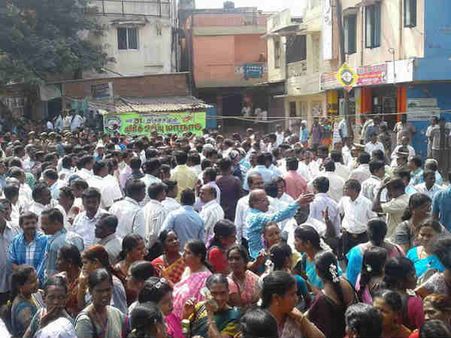 15 அம்ச கோரிக்கை: தமிழக அரசை கண்டித்து மறியல் போராட்டம்- பல்லாயிரக்கணக்கான ஆசிரியர்கள் கைது!!