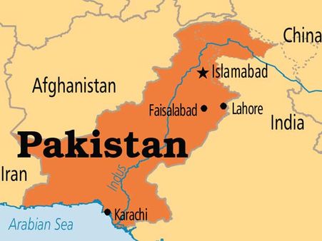 கராச்சியில் கோவிலுக்குள் புகுந்து சாமி சிலையை சேதப்படுத்திய 3 பேர்: அச்சத்தில் இந்துக்கள்