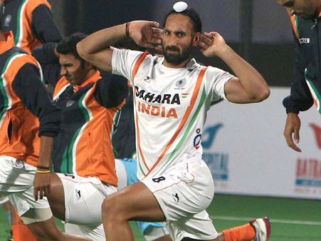 பலாத்கார முயற்சி, மிரட்டல், மோசடி... இந்திய ஹாக்கி கேப்டன் சர்தார் சிங் மீது பரபரப்பு புகார்!