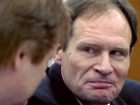 கே லவ்வரை உயிருடன் கடித்து, ருசித்துச் சாப்பிட்ட ஜெர்மனிக்காரர் !