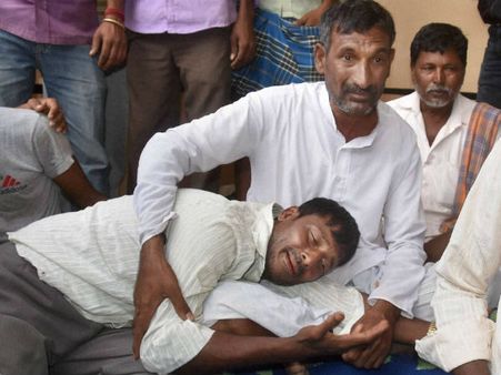 துப்பாக்கி குண்டுகள் முழங்க ராணுவ மரியாதையுடன் ஹனுமந்தப்பா உடல் தகனம்