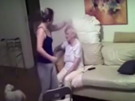 இளகிய மனமுள்ளவர்கள் தயவு செய்து இந்த வீடியோ மட்டும் பார்க்காதீங்க!: ப்ளீஸ்...