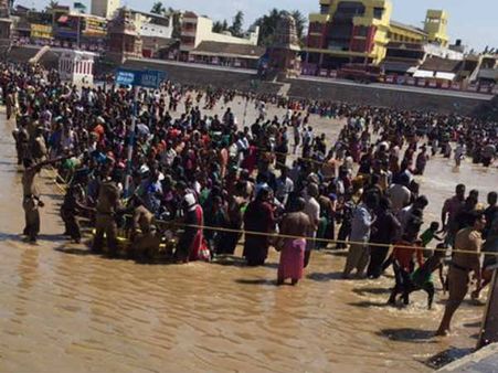கும்பகோணம் மகாமகம்... புனித நீராட குவியும் பிரபலங்கள்: 24 மணிநேரமும் நீராட ஏற்பாடு