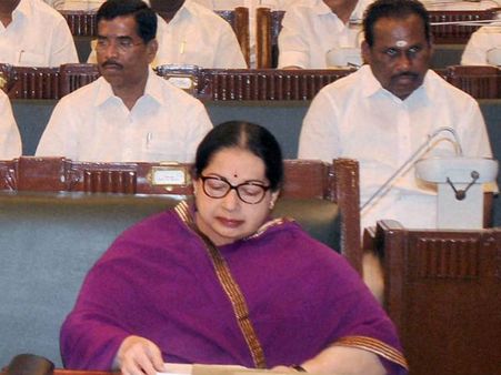 தேர்தல் வந்தாச்சு.. சென்னையில் மூத்த குடிமக்களுக்கு இலவச பஸ் பாஸ்- சட்டசபையில் ஜெ. அறிவிப்பு