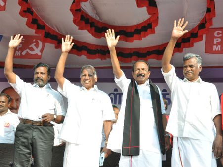 தேமுதிக மாநாடு.. வாலண்டியராக வந்து விஜயகாந்த்துக்கு வாழ்த்து சொல்லி துண்டுபோடும் ம.ந.கூ.