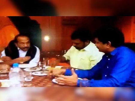 மக்கள் நலக் கூட்டணி: இவ்வளவு நெருக்கமா இருக்காங்களே.. இந்தத் கூட்டணியா உடையும்?