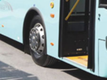 தூத்துக்குடியில் நஷ்டஈடு வழங்காமல் டிமிக்கி: 2 அரசு பஸ்கள் ஜப்தியால் பரபரப்பு