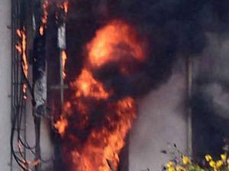 சென்னை ஆழ்வார்ப்பேட்டை தனியார் நிறுவனத்தில் தீவிபத்து- தீயை அணைக்க போராட்டம்