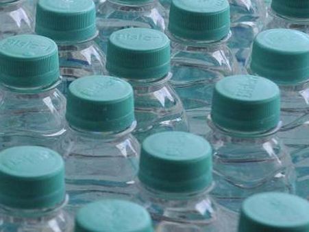 14 ரூபாய் வாட்டர் பாட்டிலை ரூ. 30க்கு விற்ற ஜெய்ப்பூர் தியேட்டர்... ரூ. 5 லட்சம் அபராதம்