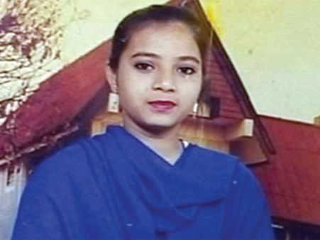 இஷ்ரத் என்கவுன்ட்டர்: குஜராத் போலீஸ் மீதான கிரிமினல் வழக்குகளை சுப்ரீம் கோர்ட் ரத்து செய்யுமா?