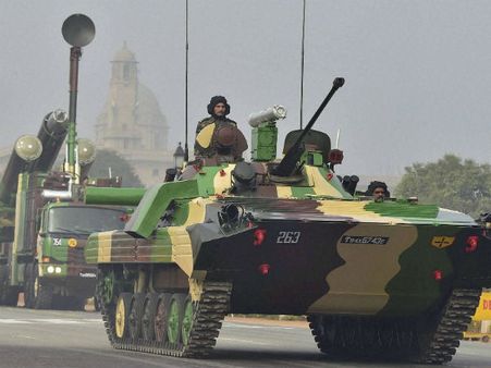 1962க்கு பிறகு முதல்முறையாக, ராணுவத்திற்கு கிள்ளிக்கொடுத்த பட்ஜெட்! தோட்டா வாங்க காசு இருக்குமா?