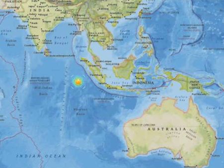 நிலநடுக்க அதிர்ச்சியை விட சுனாமி பீதியில் உறைந்த இந்தோனேசியா மக்கள்