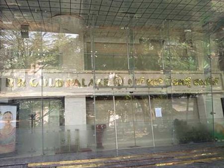 1% கலால் வரிக்கு எதிர்ப்பு: நாடு முழுவதும் நகைக்கடைகள் அடைப்பு