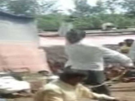 மகளை பலாத்காரம் செய்த தந்தை... கர்ப்பிணி சிறுமிக்கு பிரம்படி கொடுத்த பஞ்சாயத்து - மகாராஷ்டிராவில்!