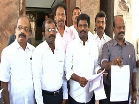 உளவுத்துறை ஐஜி சத்தியமூர்த்தி உள்ளிட்ட அதிகாரிகளை மாற்ற வேண்டும்: தேர்தல் அதிகாரியிடம் திமுக மனு