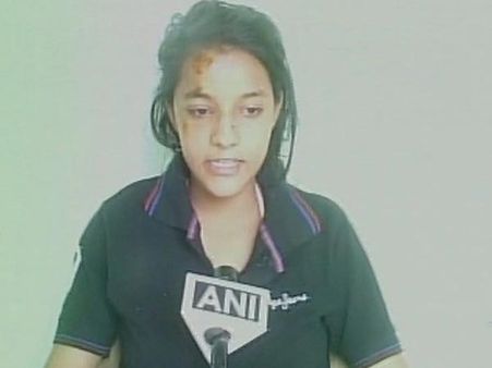 கும்பிட்டு கெஞ்சியும் கண்டு கொள்ளாமல் போனார் ஸ்மிருதி.. விபத்தில் இறந்த டாக்டரின் மகள் புகார்