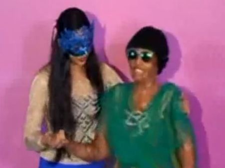 இந்த 'பேரழகிகளின்' ஃபேஷன் ஷோவை பார்த்தாலே பாராட்டனும்னு தோனும்!: வீடியோ இதோ