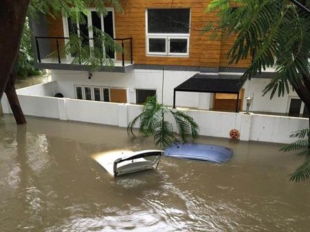 சென்னை வெள்ளம்... இழப்பீடு வழங்கியதில் இன்சூரன்ஸ் கம்பெனிகளுக்கு ரூ. 5000 கோடி நஷ்டமாம்!