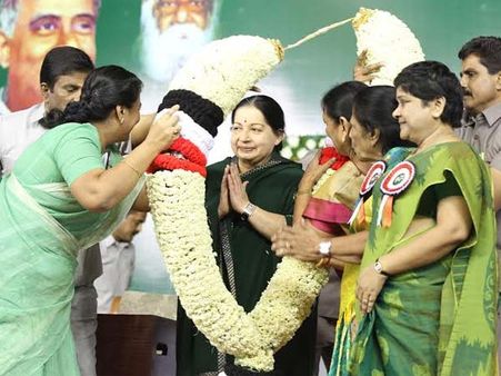 மாவட்டத்துக்கு ஒரு பெண்.. மொத்தம் 50 பேர்.. ஜெயலலிதாவின் அதிரடித் திட்டம்!