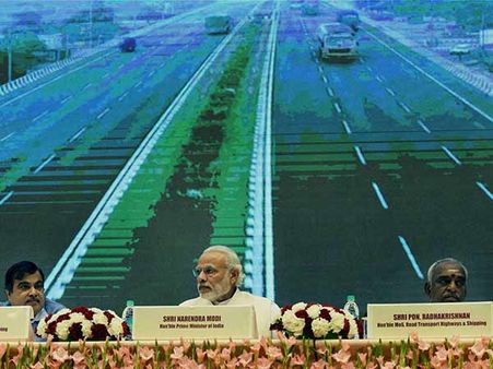 இனி அதிகபட்சமாக 140 கி.மீ வேகத்தில் நெடுஞ்சாலையில் பறக்கலாம்.. அனுமதிக்க மத்திய அரசு திட்டம்