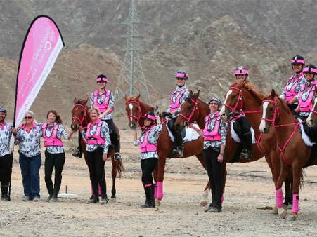 அமீரகத்தில் மார்பகப் புற்றுநோய் விழிப்புணர்வு பிரச்சாரம்