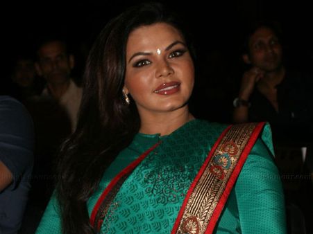 அய்யய்யோ, அஸ்ஸாமில் ஆர்.பி.ஐ. கட்சிக்கு நடிகை ராக்கி சாவந்த் பிரச்சாரம் செய்யப் போகிறாராம்!