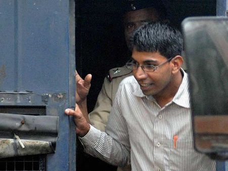 ஜெர்மன் பேக்கரி குண்டு வெடிப்பு வழக்கு: குற்றவாளி பெய்க் தூக்கு தண்டனை ரத்து- ஆயுளாக குறைப்பு!