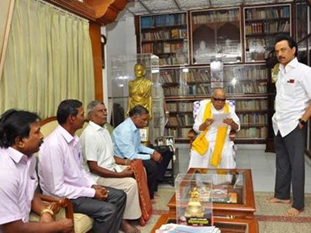 கருணாநிதியுடன் டிஎஸ்பி விஷ்ணுபிரியாவின் தந்தை திடீர் சந்திப்பு- சிபிஐ விசாரிக்க கோரி மனு